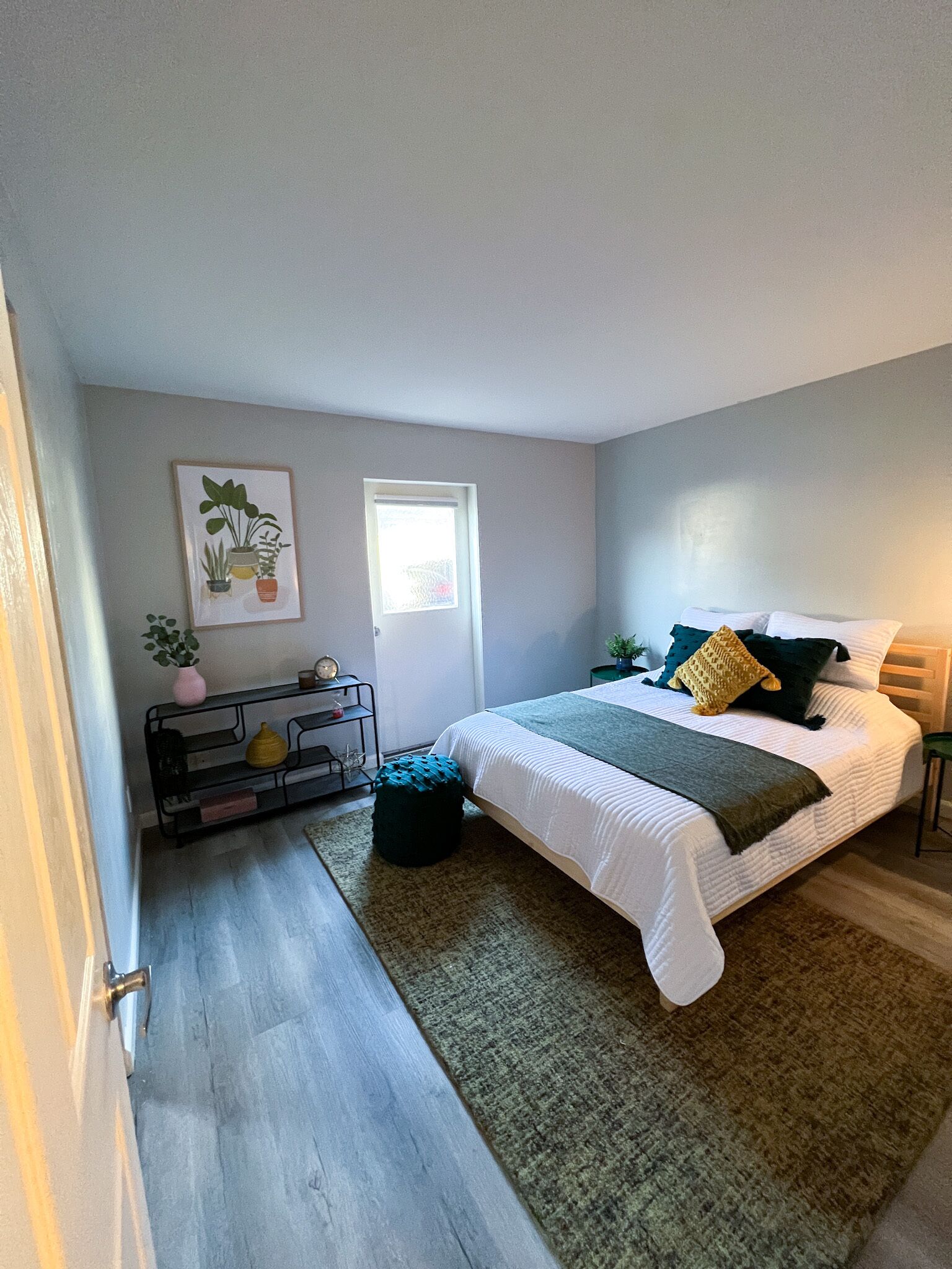 5 Minute Walk to Old Town - Modern Retro Retreat