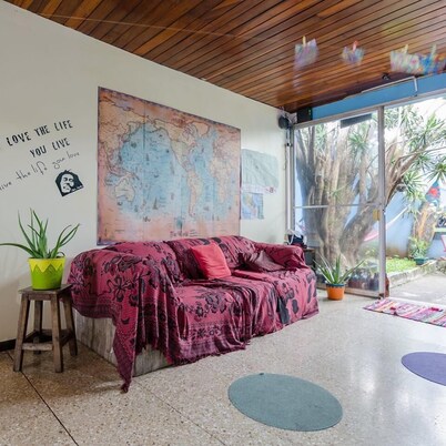 In The Wind Hostel And Guesthouse