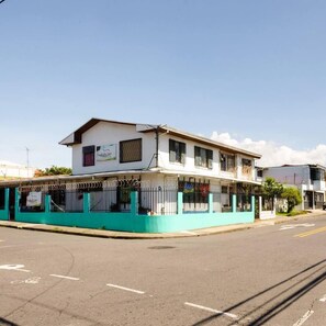 Exterior - In The Wind Hostel And Guesthouse (San Pedro)