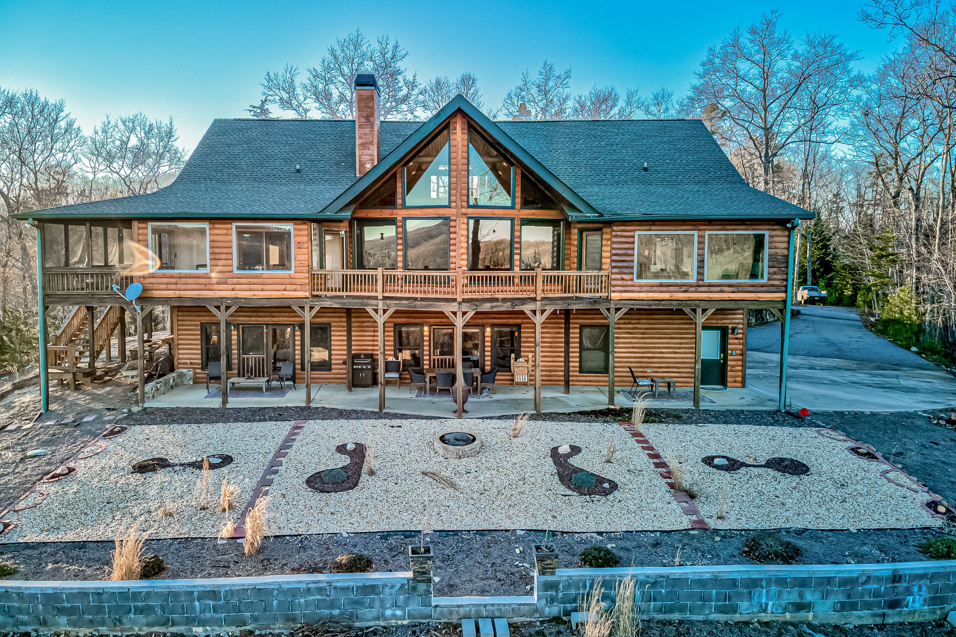 Expansive mountain lodging with game room, loft, WiFi, sweeping views & more