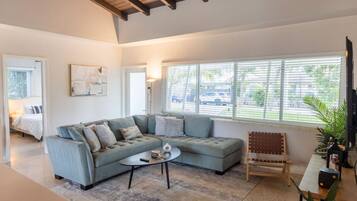 3 bedrooms, desk, iron/ironing board, travel crib