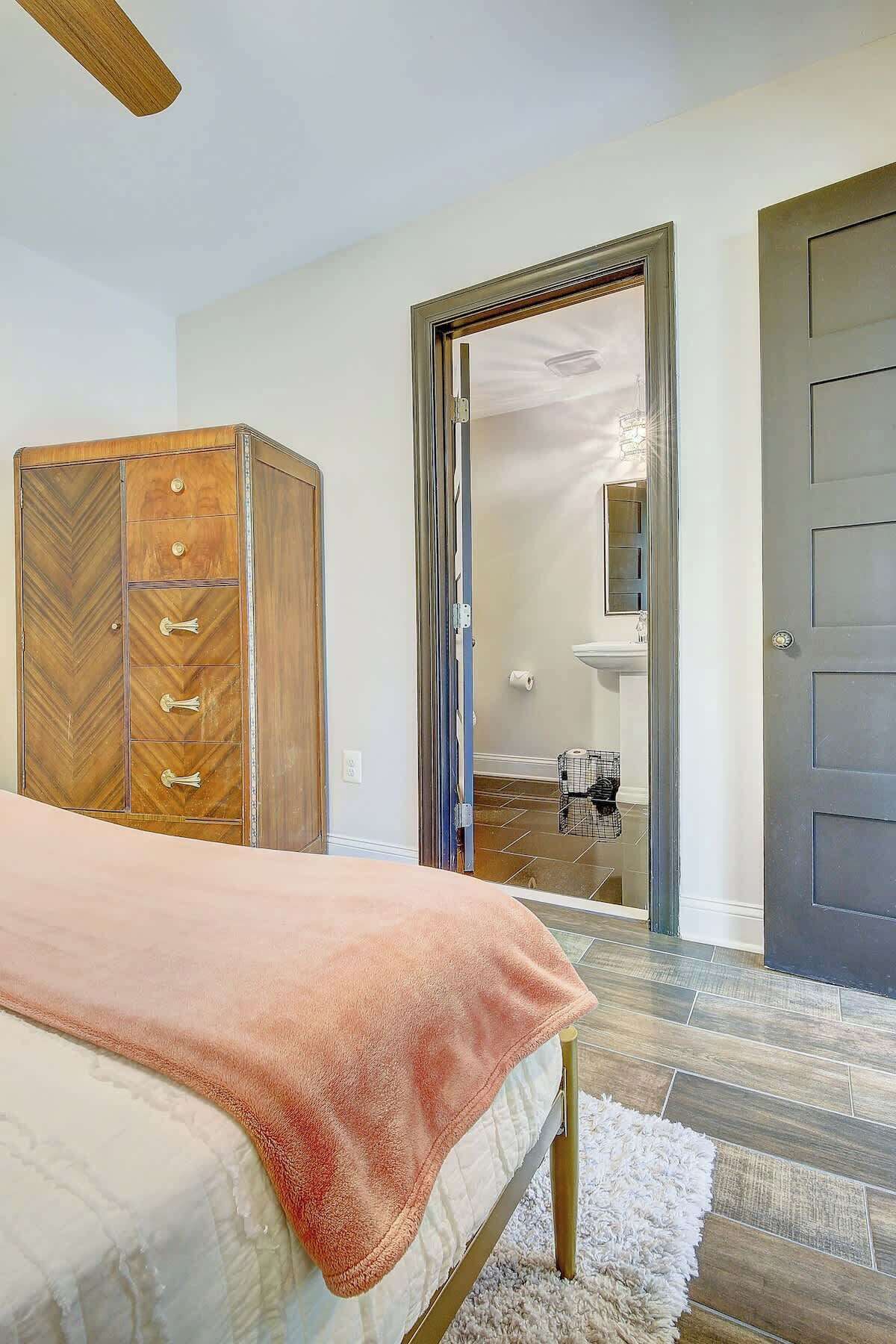 1 bedroom, iron/ironing board