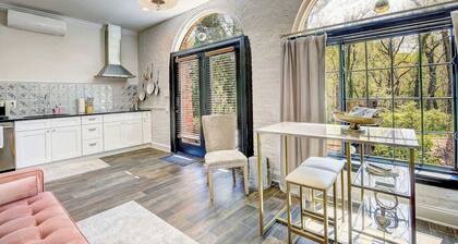 Terrace Suite · Terrace Suite - Private Flat in Historic Manor.