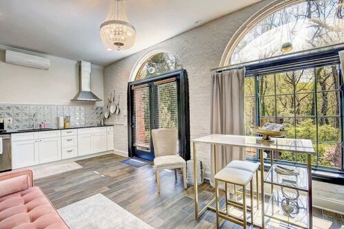 Terrace Suite · Terrace Suite - Private Flat in Historic Manor.