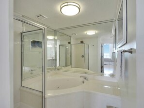 Bathroom - Hidden Treasure -3BR Sleeps 8 (Navarre Beach)