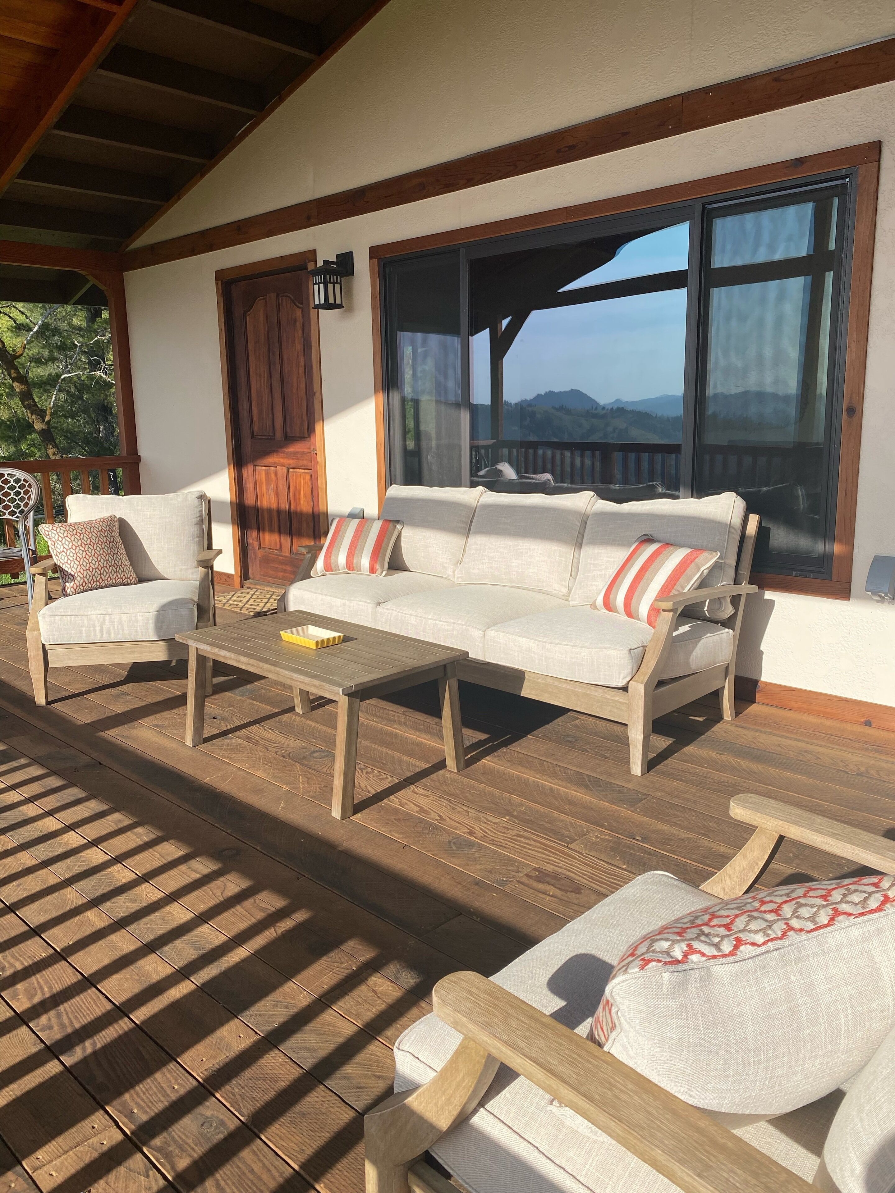 Up on the hills Cabin, spectacular views