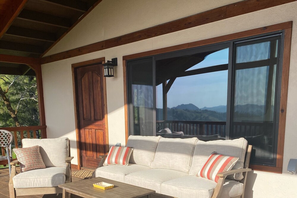 Up on the hills Cabin, spectacular views