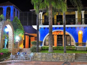 Outdoor dining - Quinta La Joya guest house (Tehuacán)