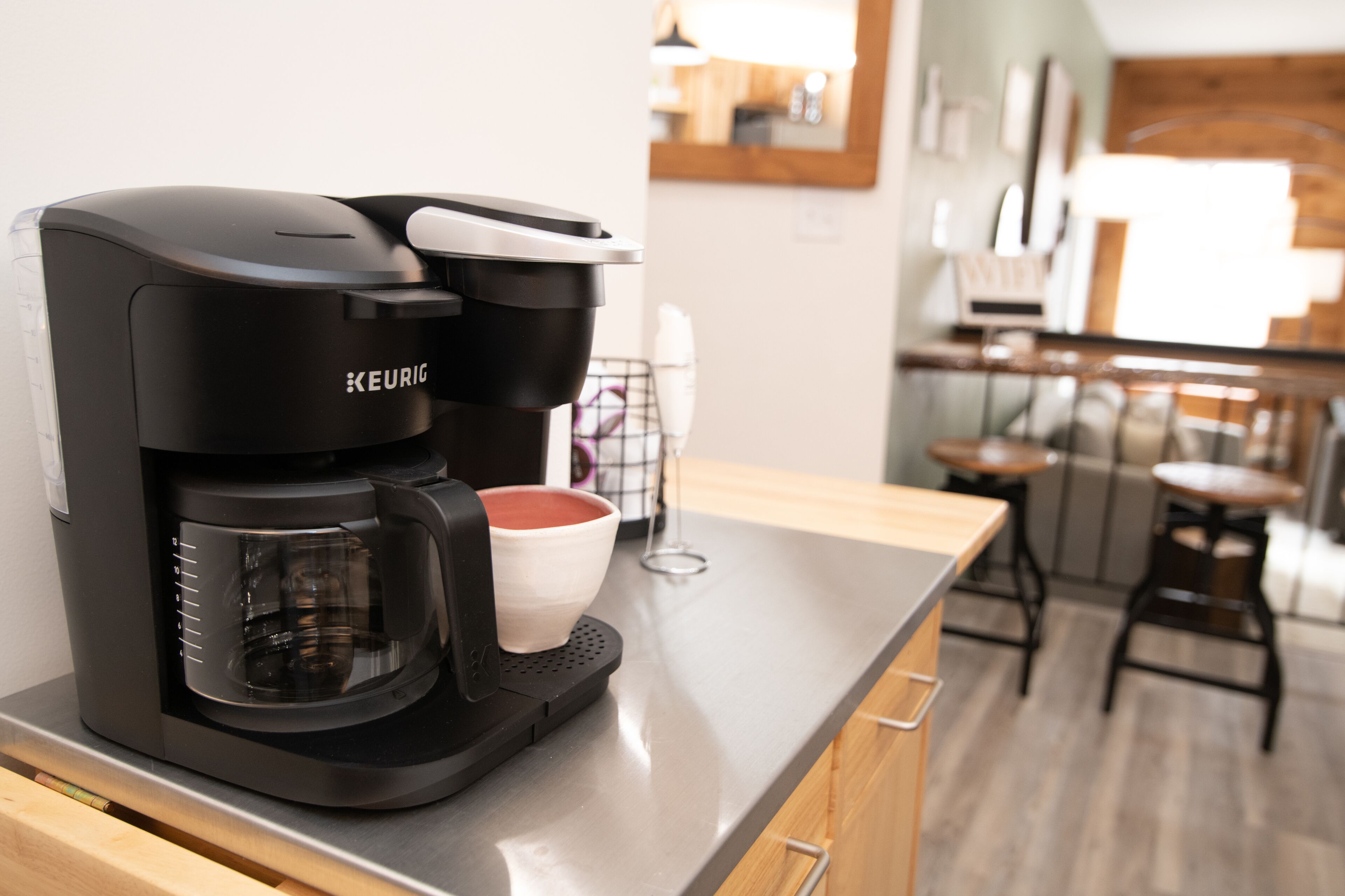 SEVIN SPRINGS-BOOKING FOR SKI SEASON! Slope-side ski locker included in rental!!