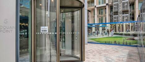 تفاصيل الفندق من الخارج