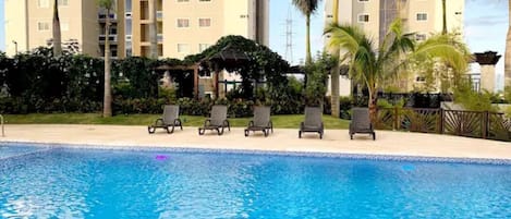 Outdoor pool, a heated pool