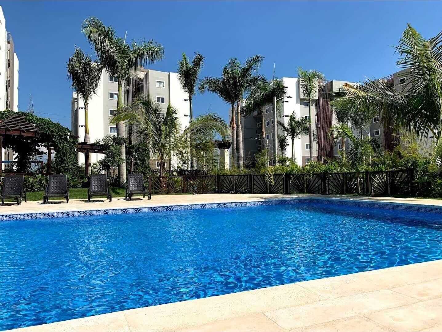 Piscine extérieure, piscine chauffée