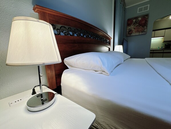 Iron/ironing board, free WiFi, bed sheets