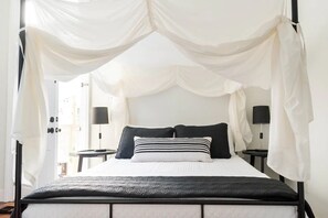 3 bedrooms, desk, iron/ironing board, travel crib
