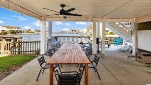 屋外ダイニングエリア