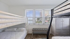 4 chambres, fer et planche à repasser, lit parapluie, Wi-Fi gratuit