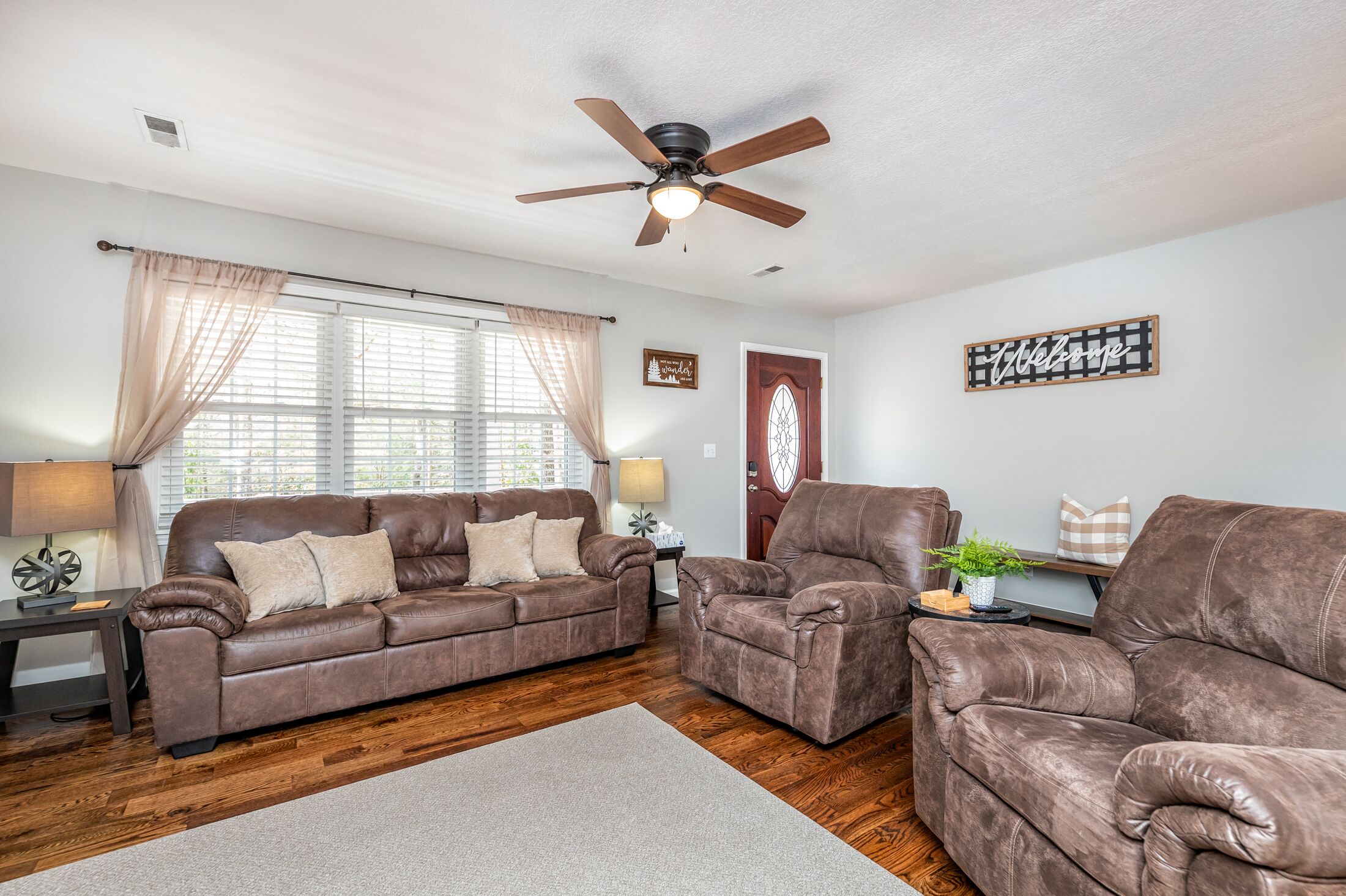 Home on 6 acres 🏠 with creek.  5min to downtown Pickens, close to Table Rock 🏞