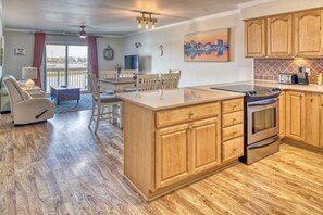 冰箱、微波炉、烤箱、炉灶