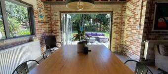 Loft Style Living Close to Redwoods, Bar, Bakery. Perfect for Family's, MBikers.