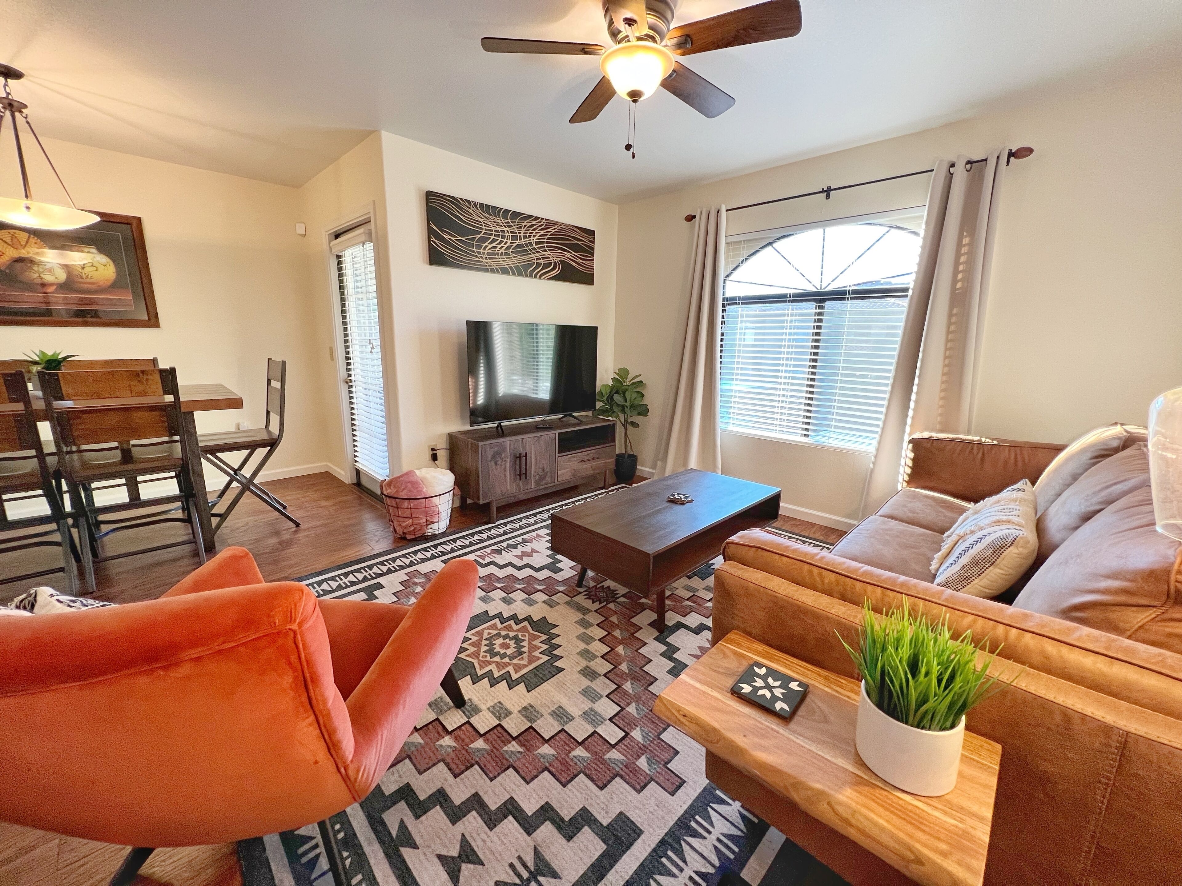 2bd Condo in Gated Community with Heated Pools & Gym