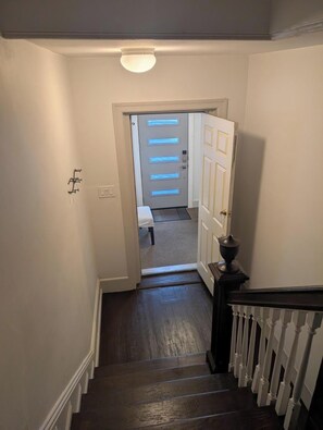 Interior - Fantastic updated apartment with parking (Erdenheim)