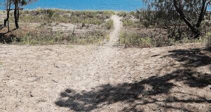 Lemac - Direct Access to Toogoom Beach-Sleeps 8-2 Smart TV's-Wifi-Pets