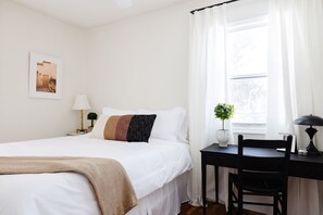 2 bedrooms, desk, iron/ironing board, travel cot - Clean, Comfortable, Convenient Sugarhouse home - amazing location (Salt Lake City)