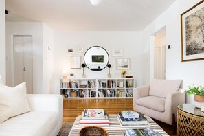 Älytelevisio, kirjoja, stereot