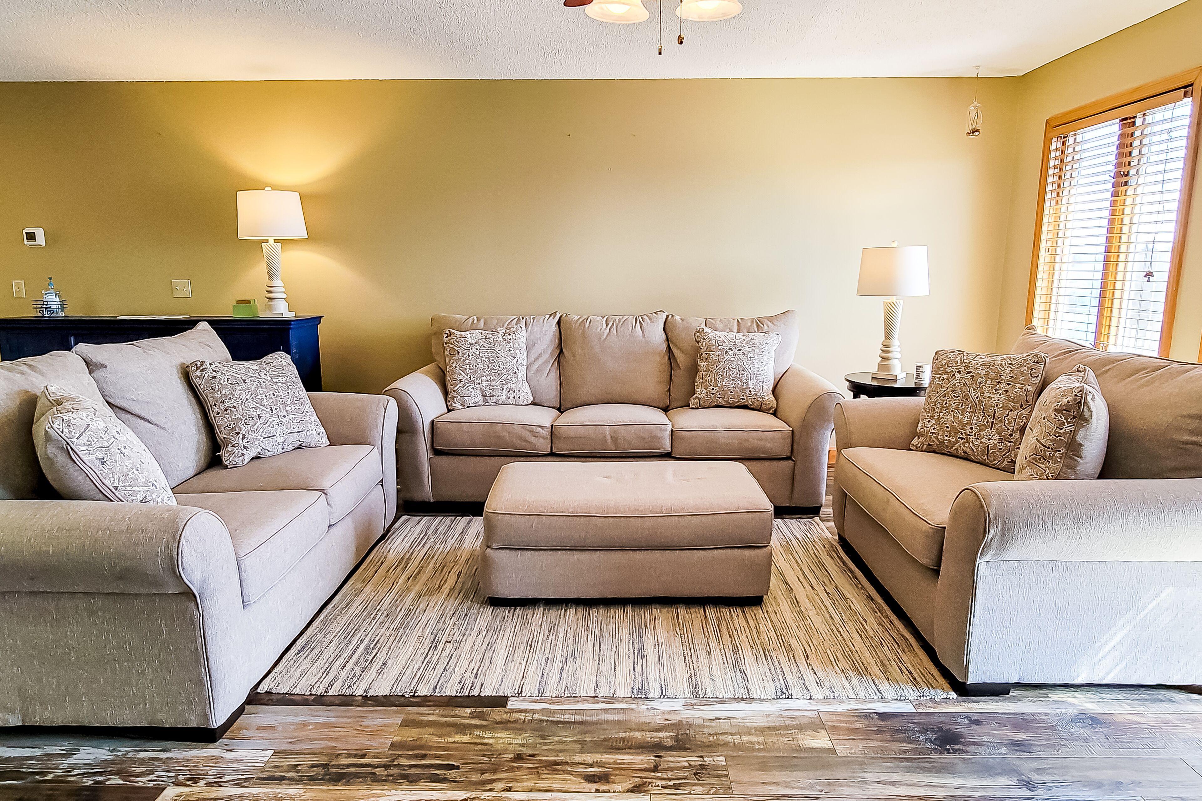 Lovely lakeside home w/wood-burning fireplace, central AC, & shared tennis court