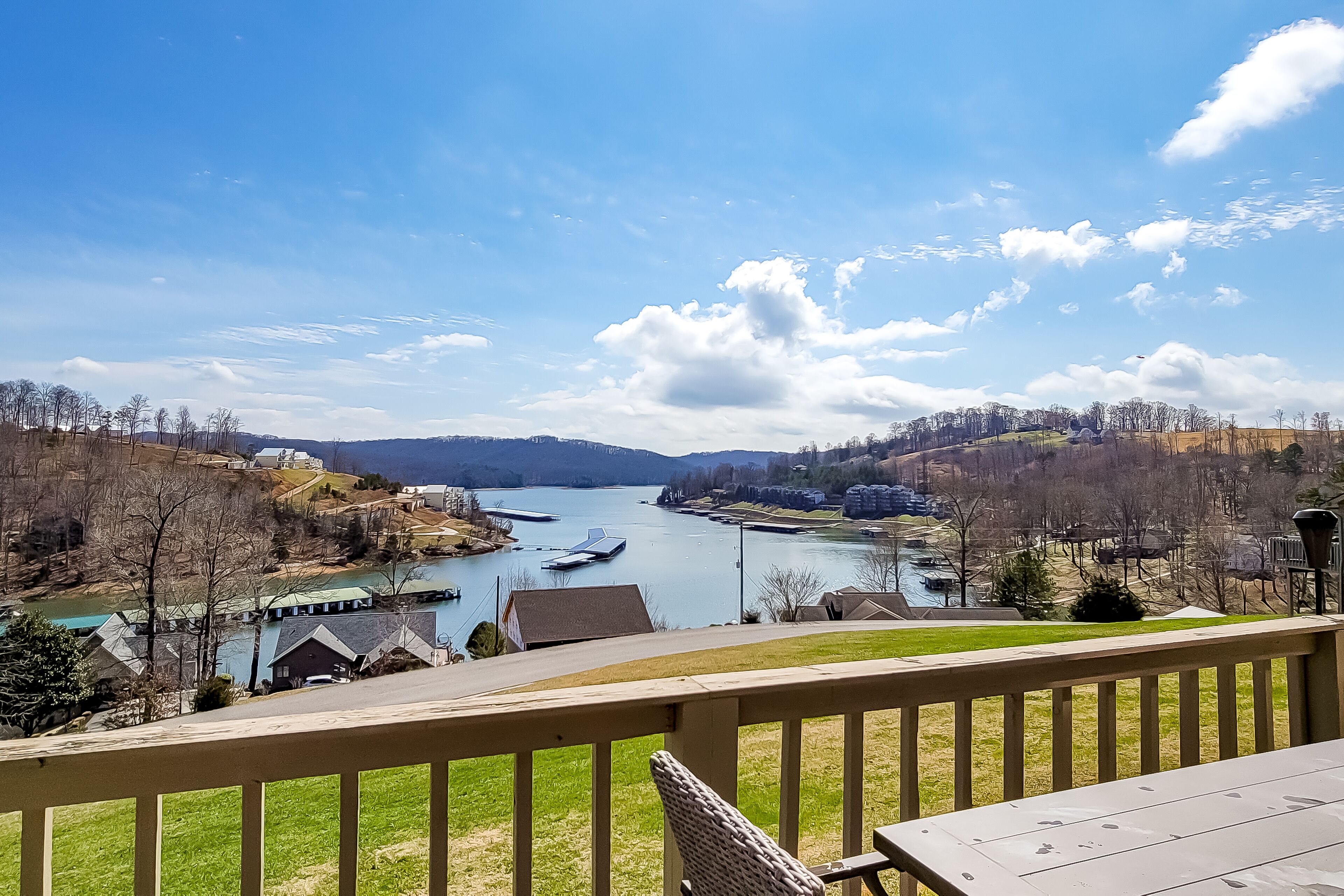 Lovely lakeside home w/wood-burning fireplace, central AC, & shared tennis court