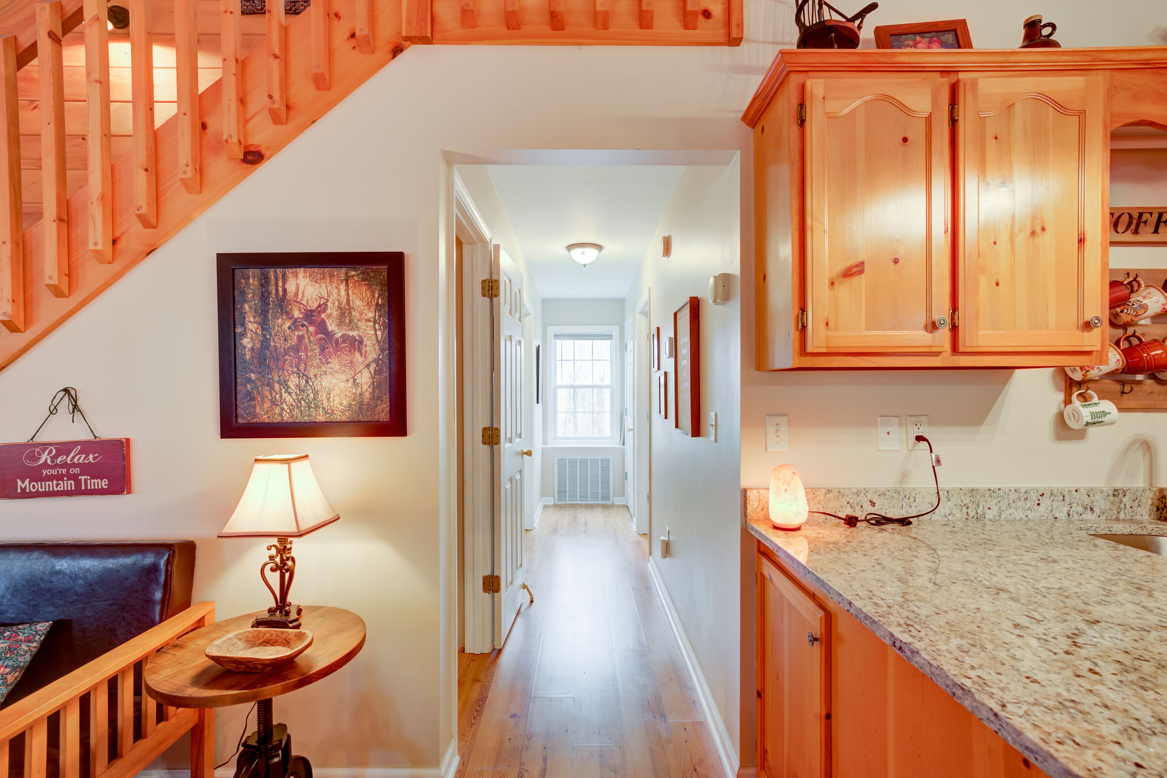 Mountain cabin with WiFi, fireplace, & shared pools, game room, tennis, & gym