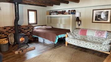 1 quarto, escrivaninha, Wi-Fi de cortesia, roupa de cama