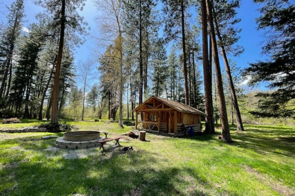 The Holmestead - Dry Cabin