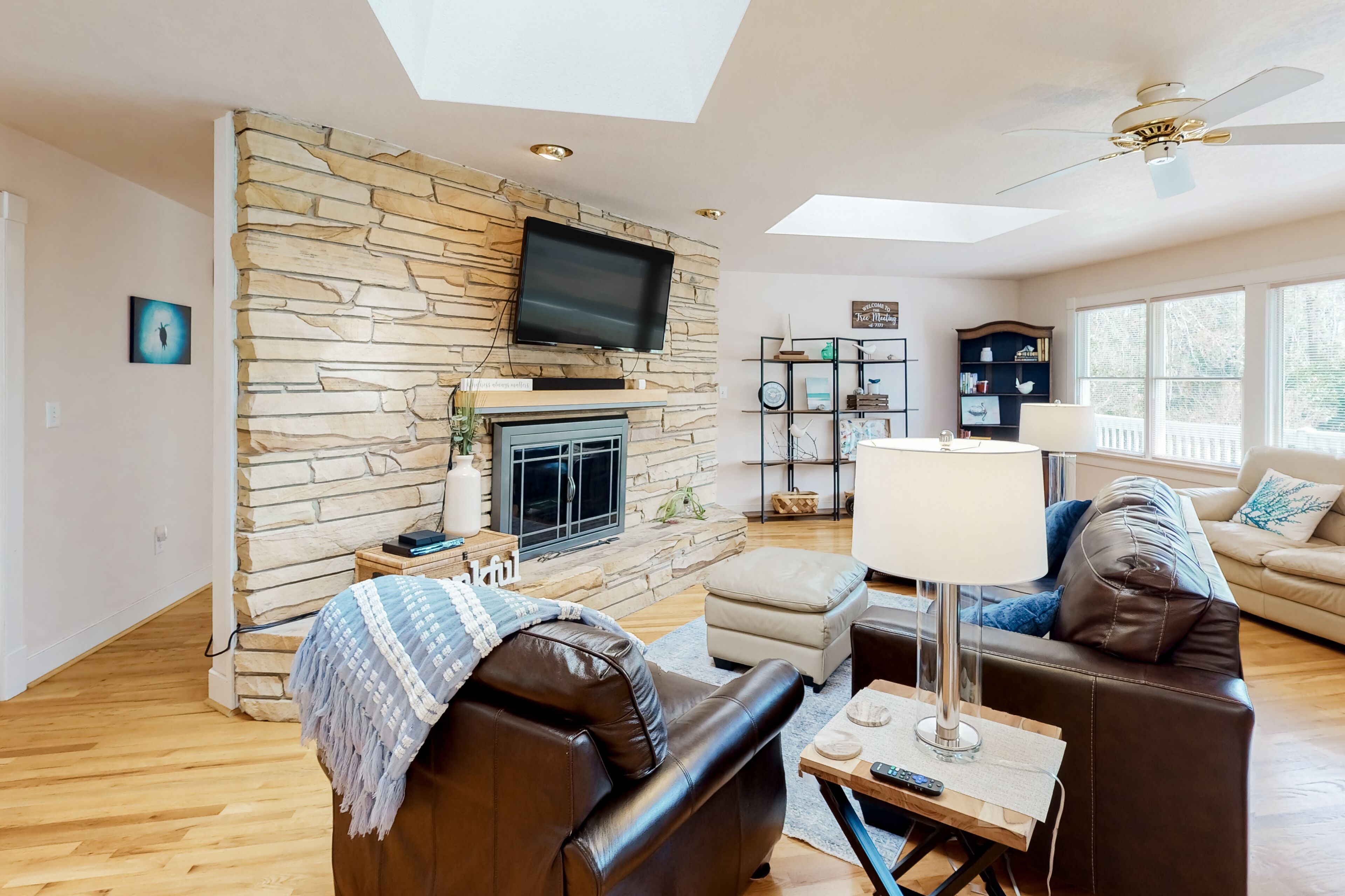 Spacious getaway near the beach with WiFi, canal views, screened porch & deck