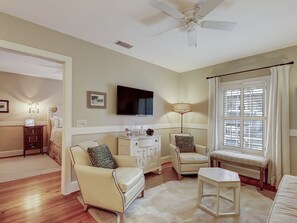 1 chambre, espace de travail pour ordinateur portable