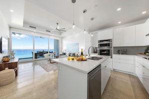 Luxury Condo, 1 King Bed with Sofa bed, Ocean View | Private kitchen | Full-size fridge, microwave, oven, stovetop