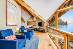 TV, fireplace, books, computer monitors - Stunning waterfront property with private beach, amazing views, and huge loft (Tahuya)