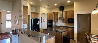 Spacious Home close to all Lake Powell activities