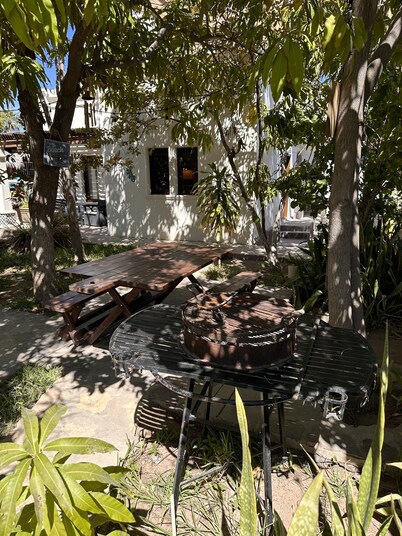 ONE block from the beach at main st.