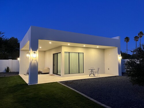 Private entrance guesthouse in heart of Scottsdale - NO CLEANING FEE 