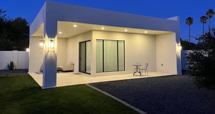 Private entrance guesthouse in heart of Scottsdale - NO CLEANING FEE
