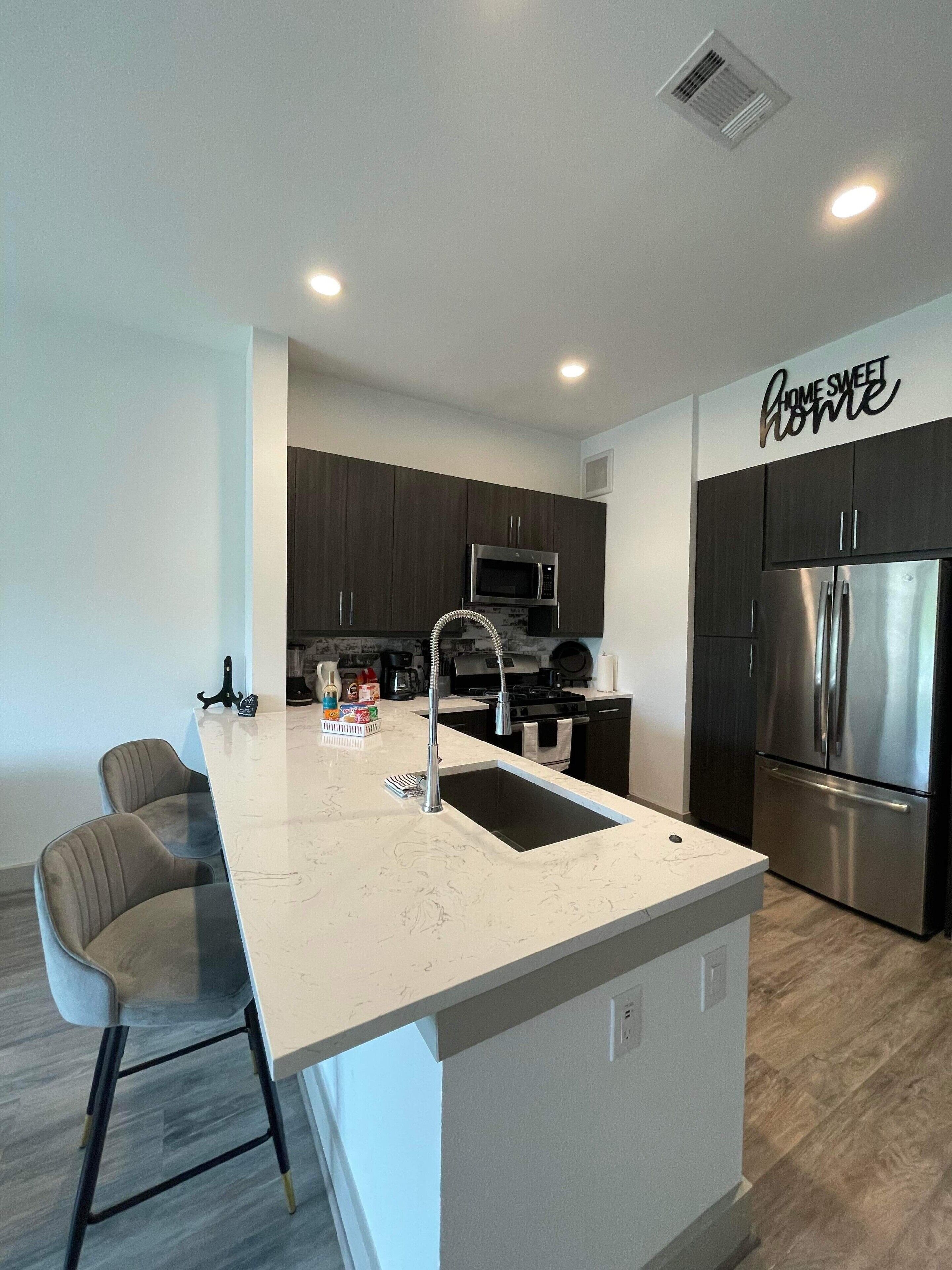 New! Master Suite w/ Skyline Views - Art Dist