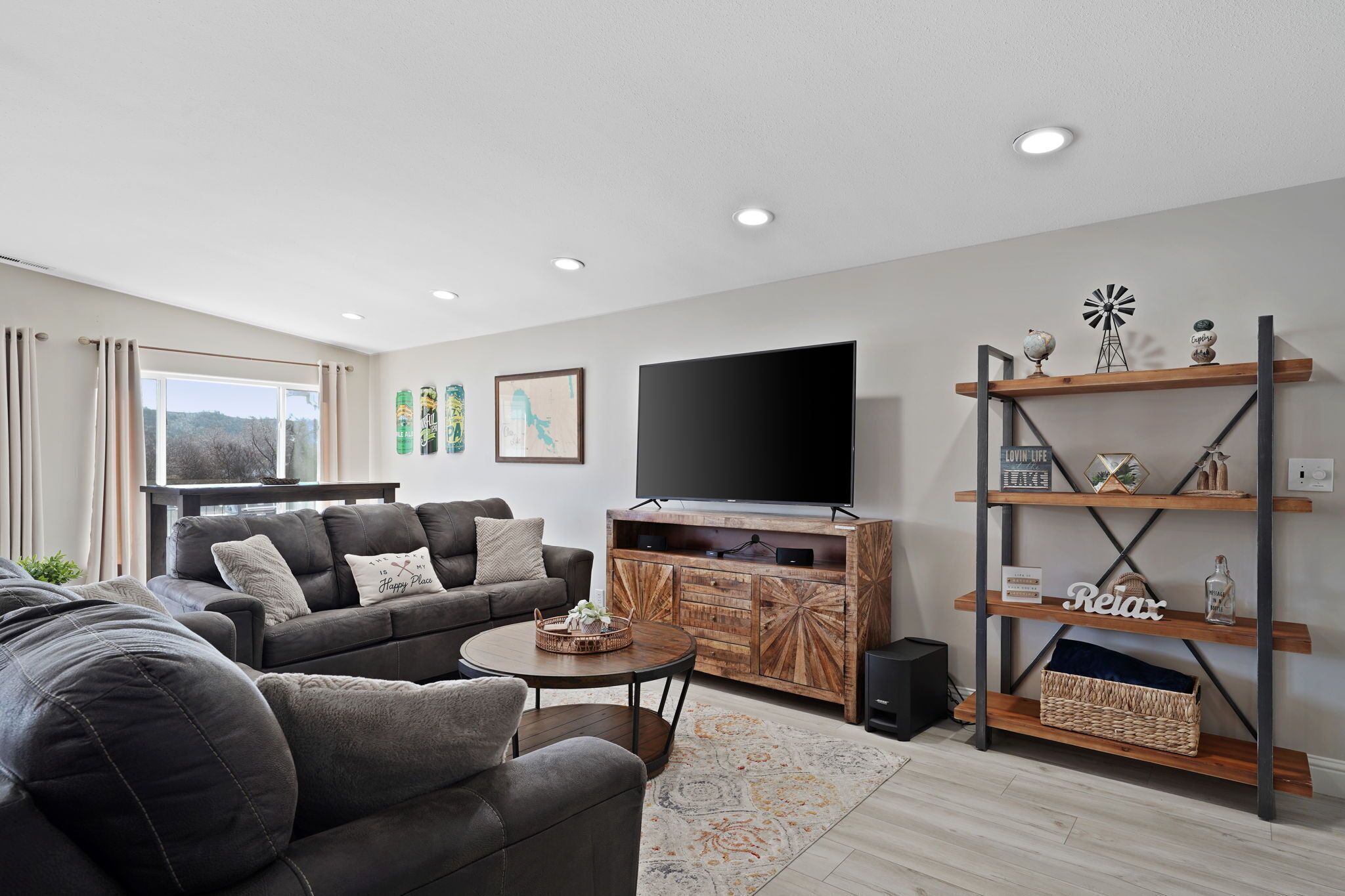 Sunset Place -Lakefront/Pool/Game Room/Pedal Boats/Kayak/FirePit