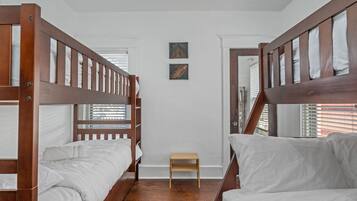 3 camere, una scrivania, culla da viaggio, Wi-Fi