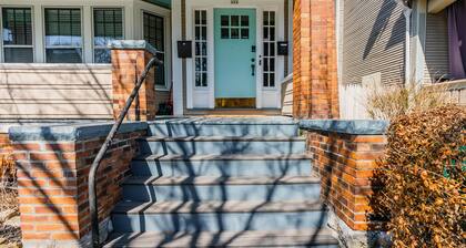 **Heart of Elmwood Village cozy apartment**