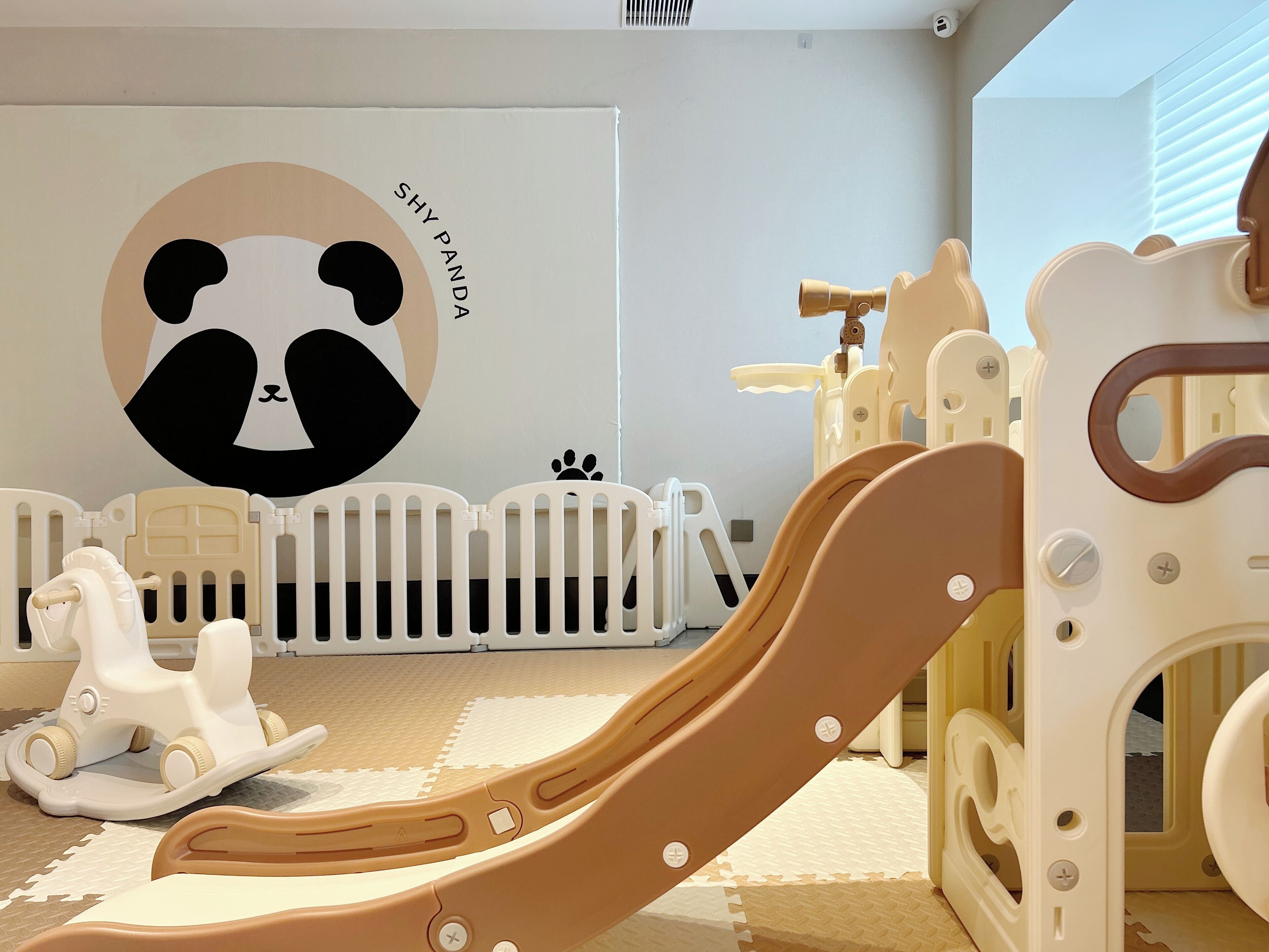 어린이 놀이 공간 - 실내