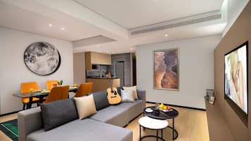 Premier Room, 2 Bedrooms | 1 bedroom, down comforters, desk, laptop workspace