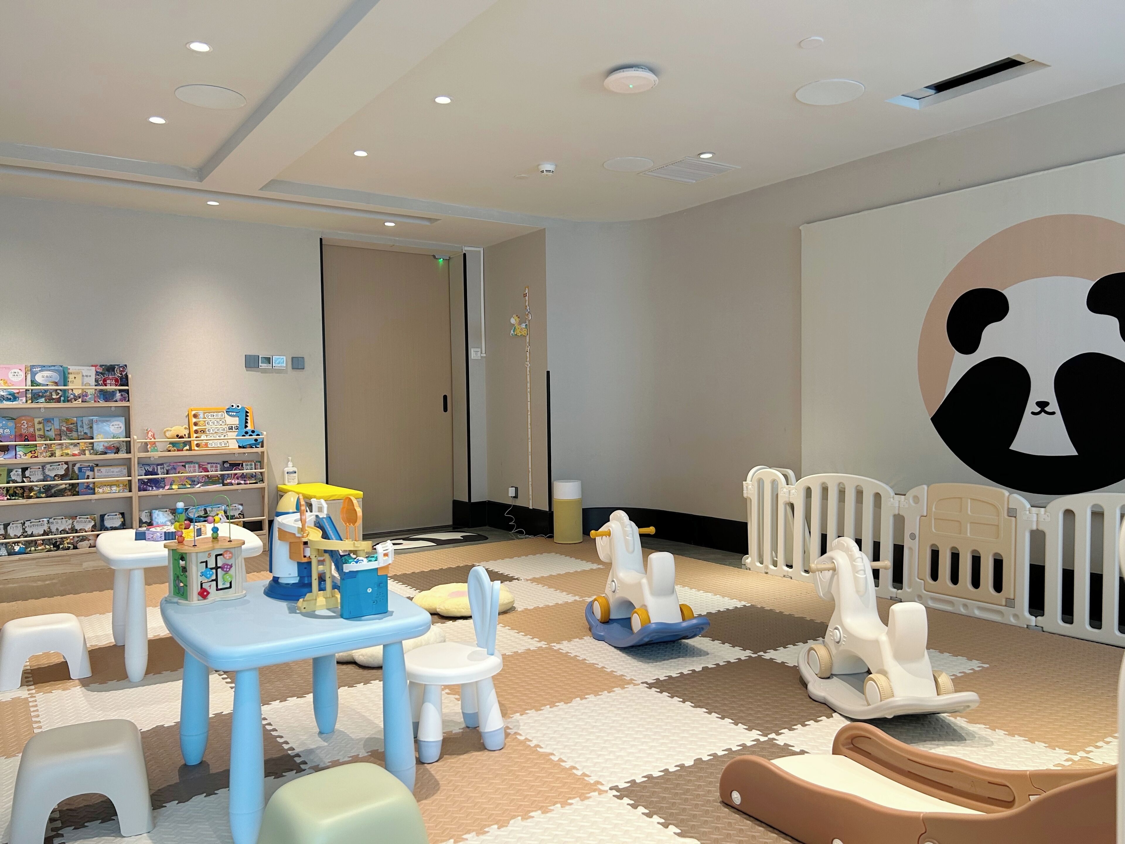 Innen-Kinderspielplatz