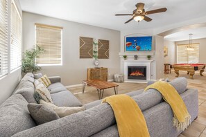 Smart TV, chimenea, Netflix, servicios de streaming