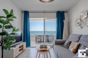 TV - Apolo XVI 2 6 29 - Grupo Turis - Calpe, Costa Blanca (Calpe)